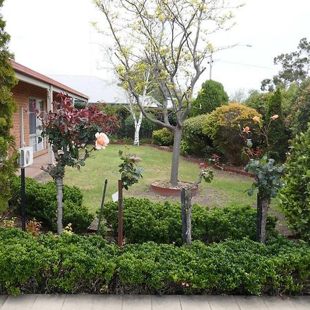 Colonial Motor Inn Bairnsdale Golden Chain Property エクステリア 写真