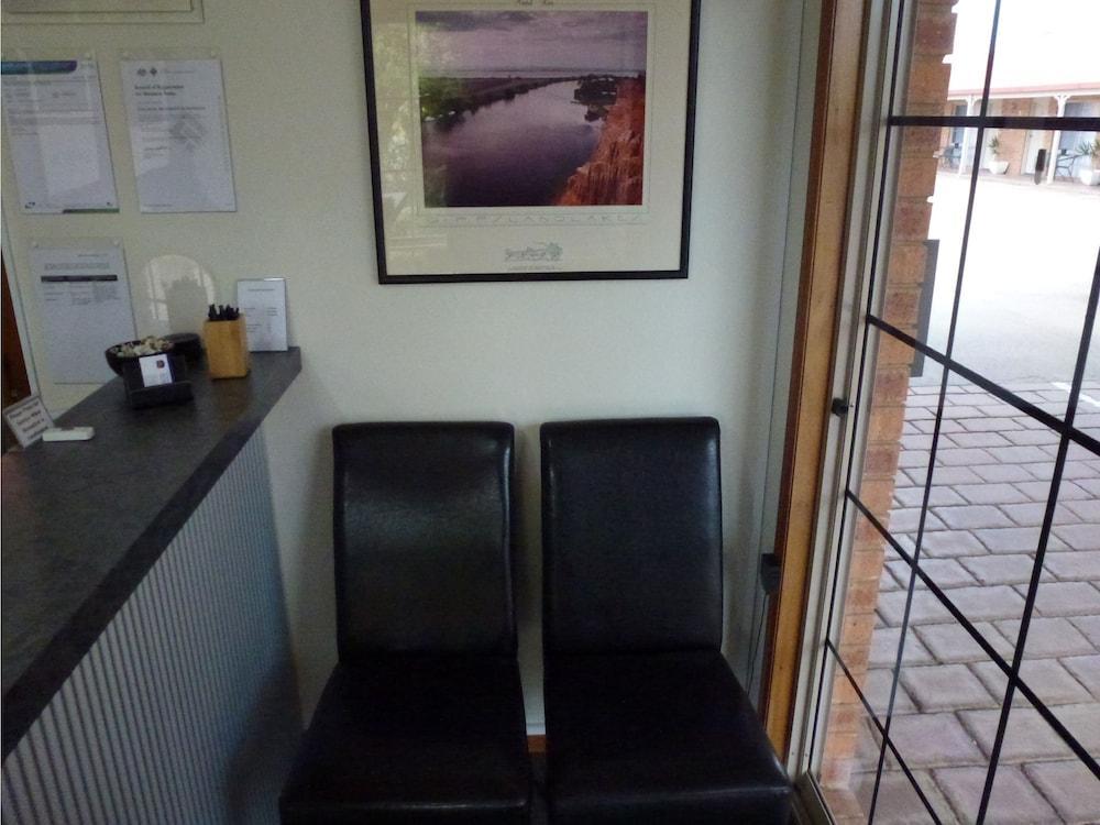 Colonial Motor Inn Bairnsdale Golden Chain Property エクステリア 写真