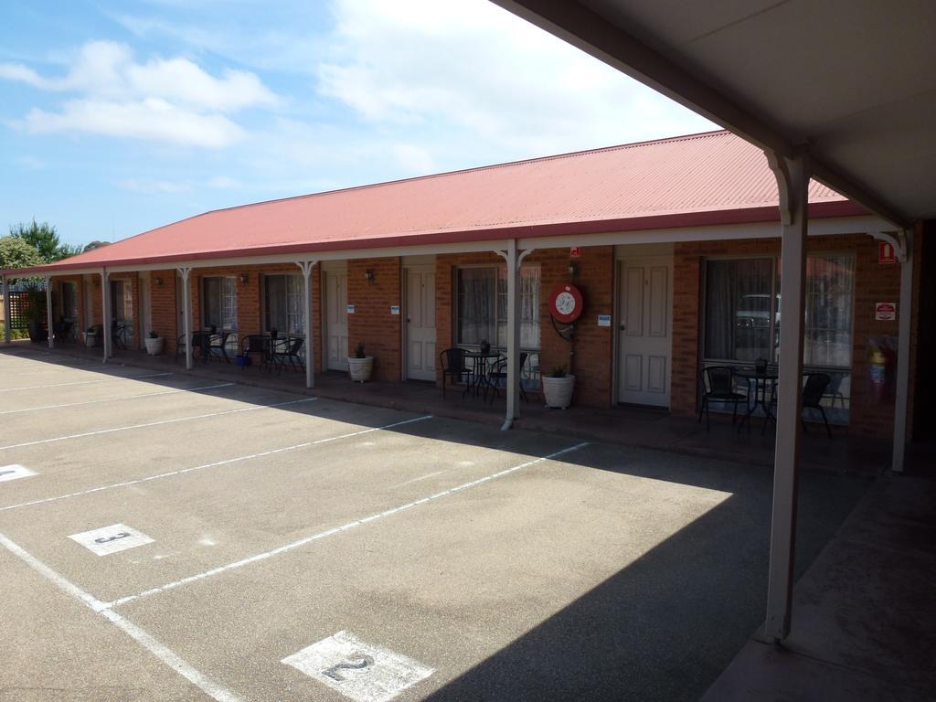 Colonial Motor Inn Bairnsdale Golden Chain Property エクステリア 写真