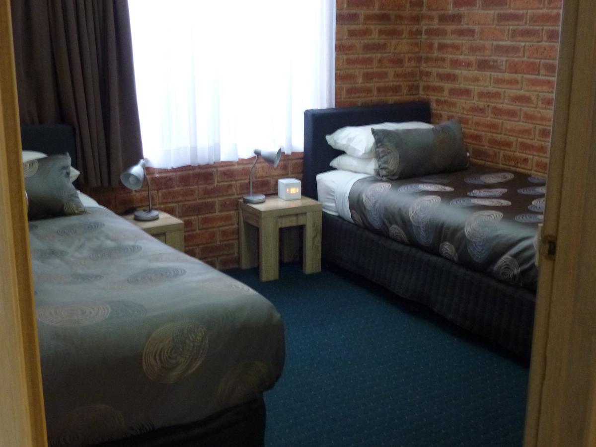 Colonial Motor Inn Bairnsdale Golden Chain Property エクステリア 写真