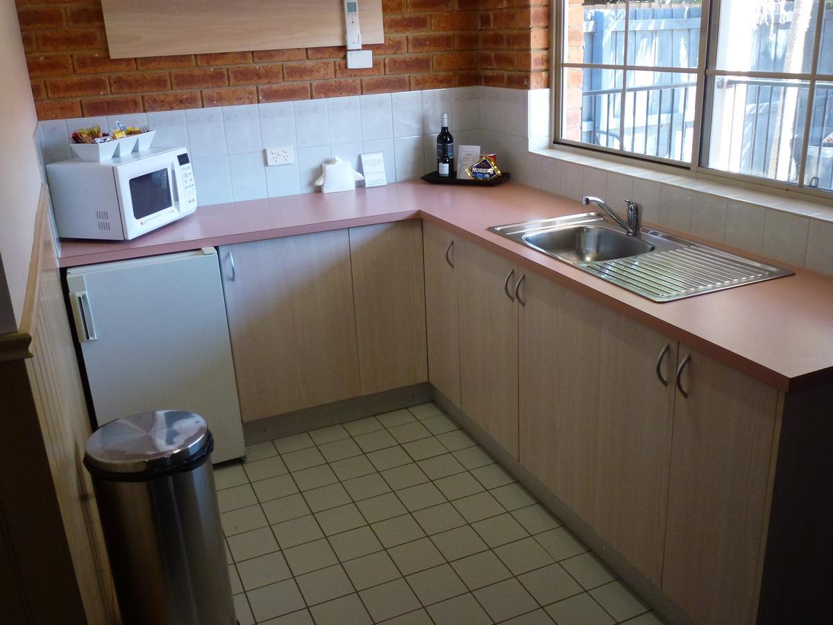 Colonial Motor Inn Bairnsdale Golden Chain Property エクステリア 写真
