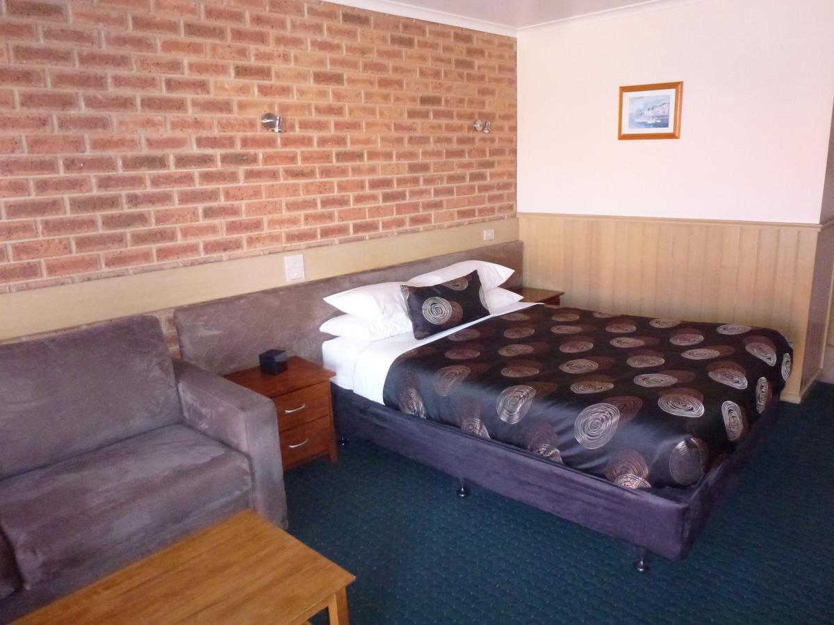 Colonial Motor Inn Bairnsdale Golden Chain Property エクステリア 写真