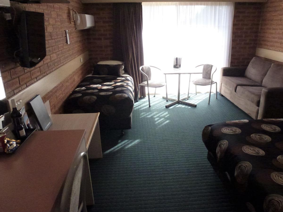 Colonial Motor Inn Bairnsdale Golden Chain Property エクステリア 写真