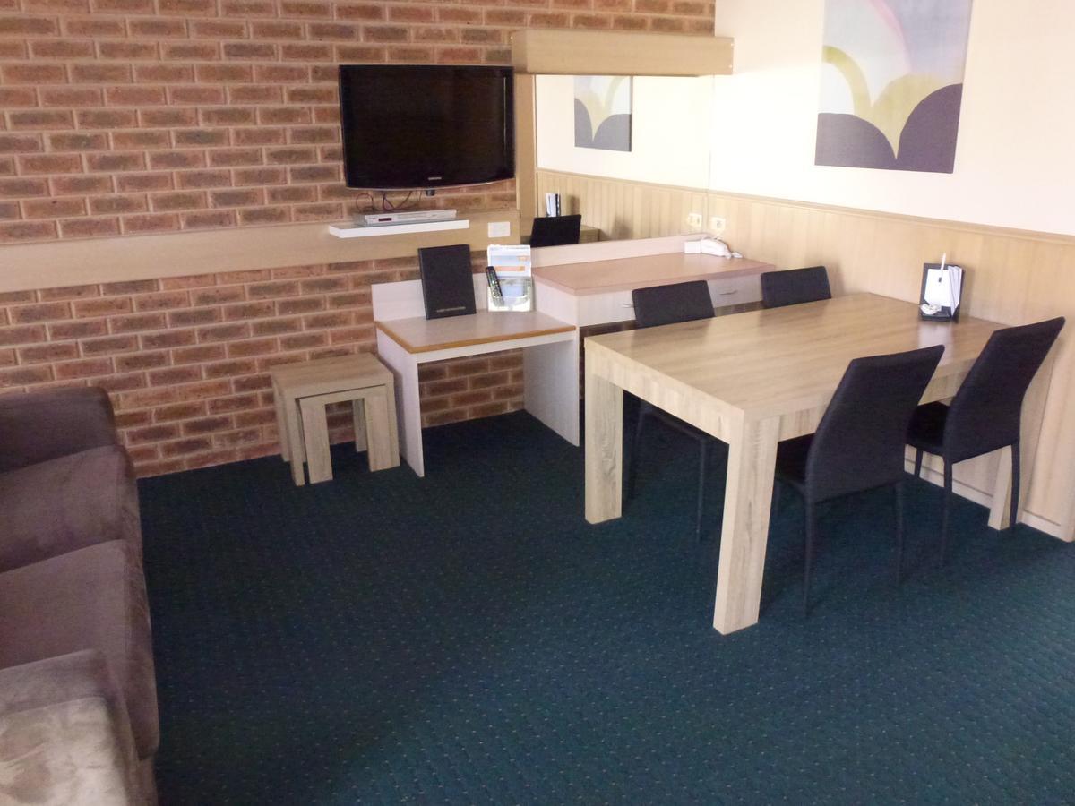 Colonial Motor Inn Bairnsdale Golden Chain Property エクステリア 写真