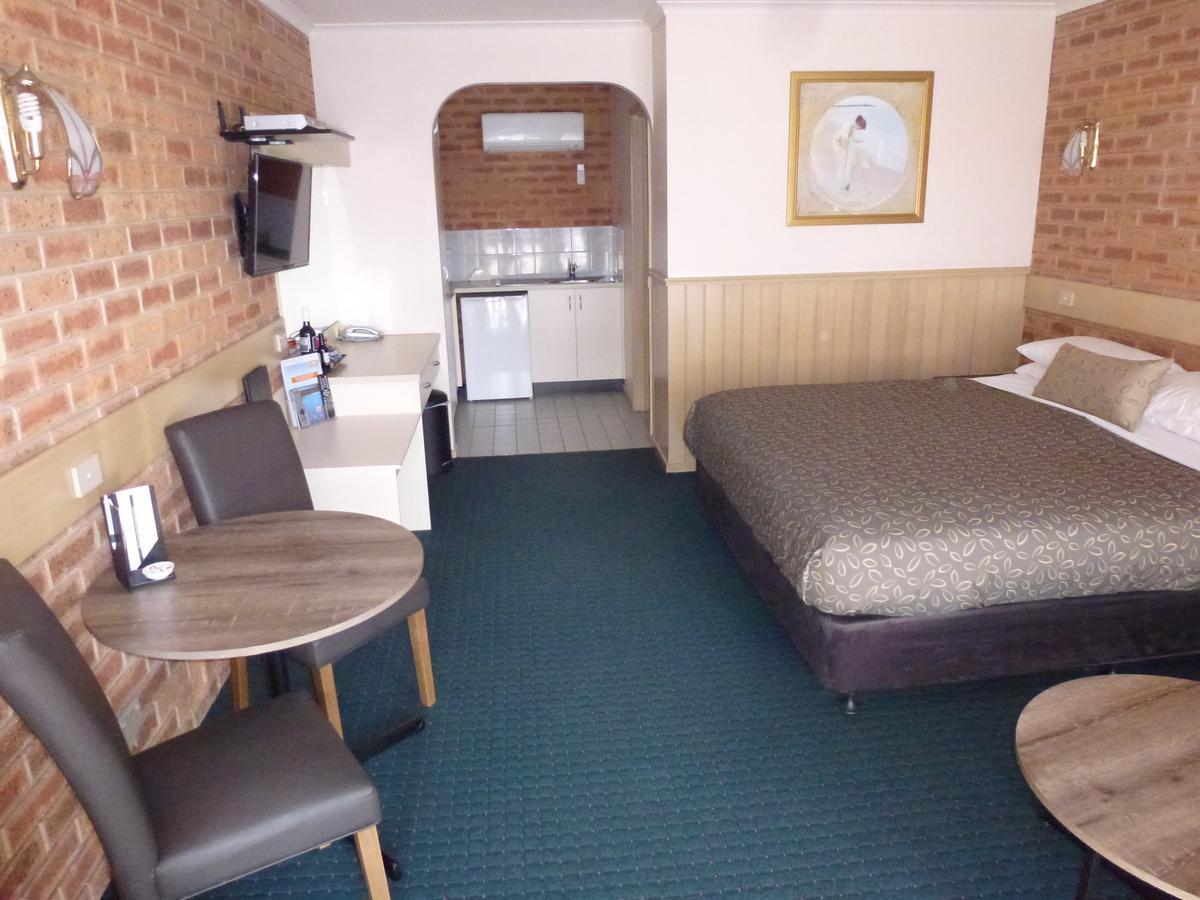 Colonial Motor Inn Bairnsdale Golden Chain Property エクステリア 写真