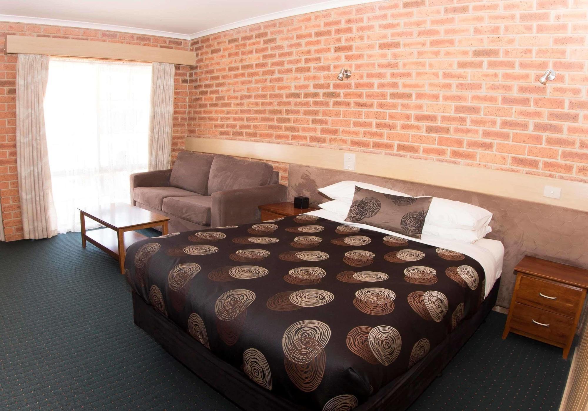 Colonial Motor Inn Bairnsdale Golden Chain Property エクステリア 写真