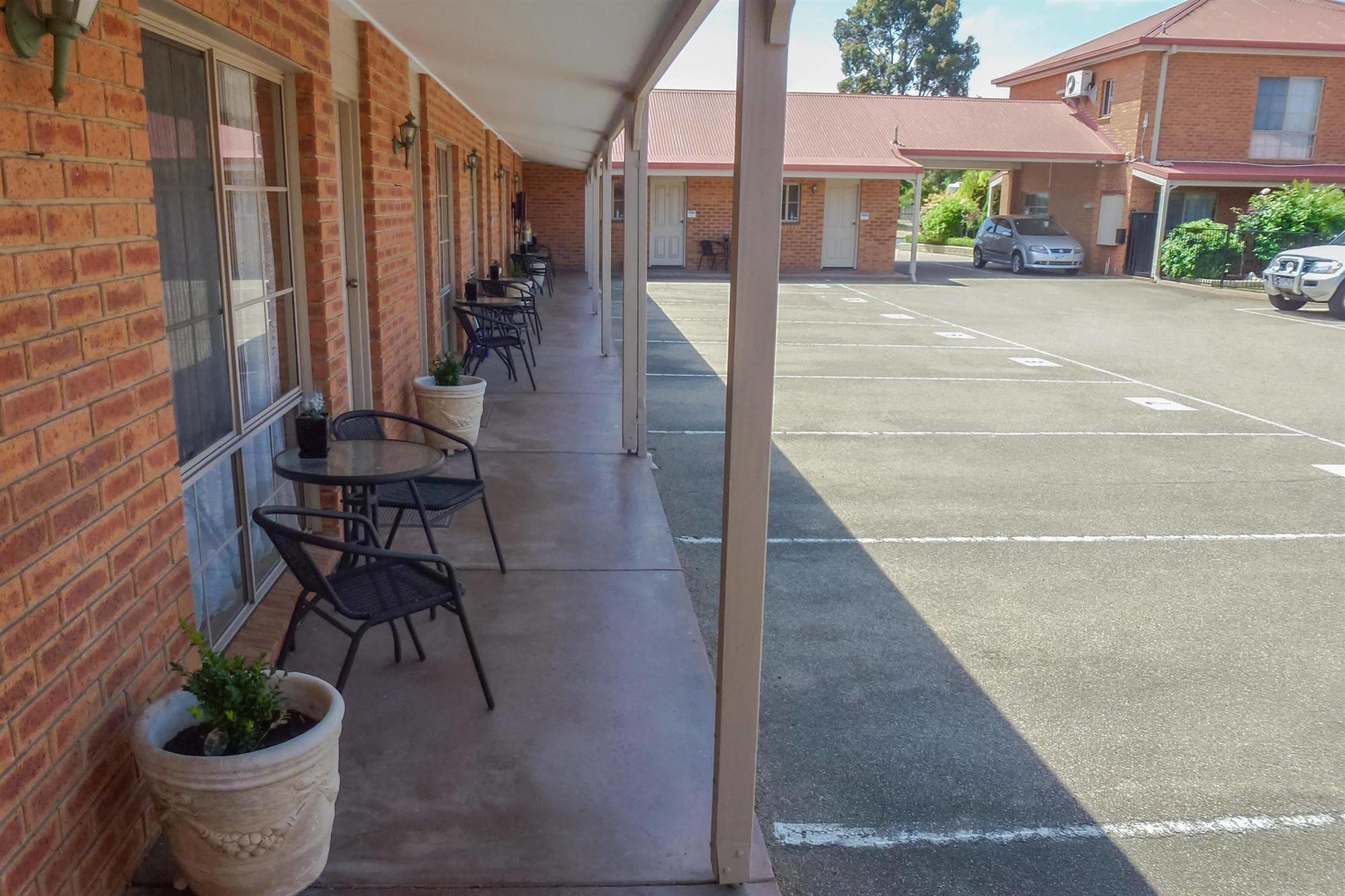 Colonial Motor Inn Bairnsdale Golden Chain Property エクステリア 写真