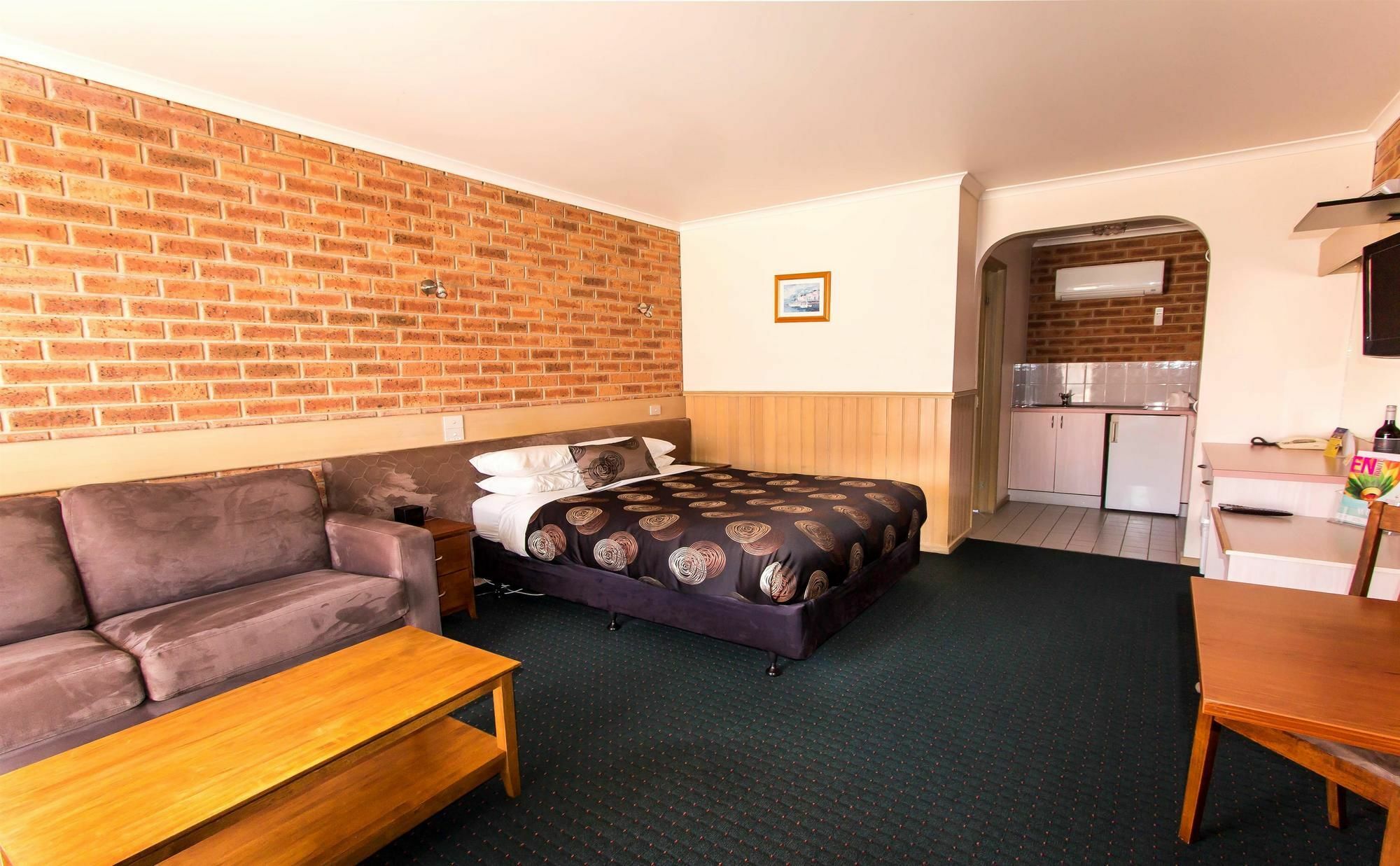 Colonial Motor Inn Bairnsdale Golden Chain Property エクステリア 写真