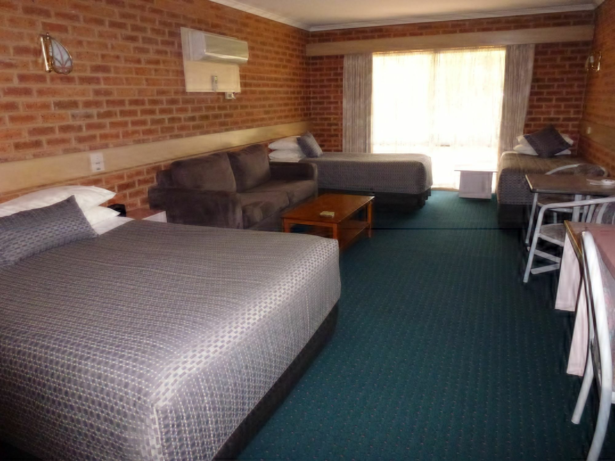 Colonial Motor Inn Bairnsdale Golden Chain Property エクステリア 写真