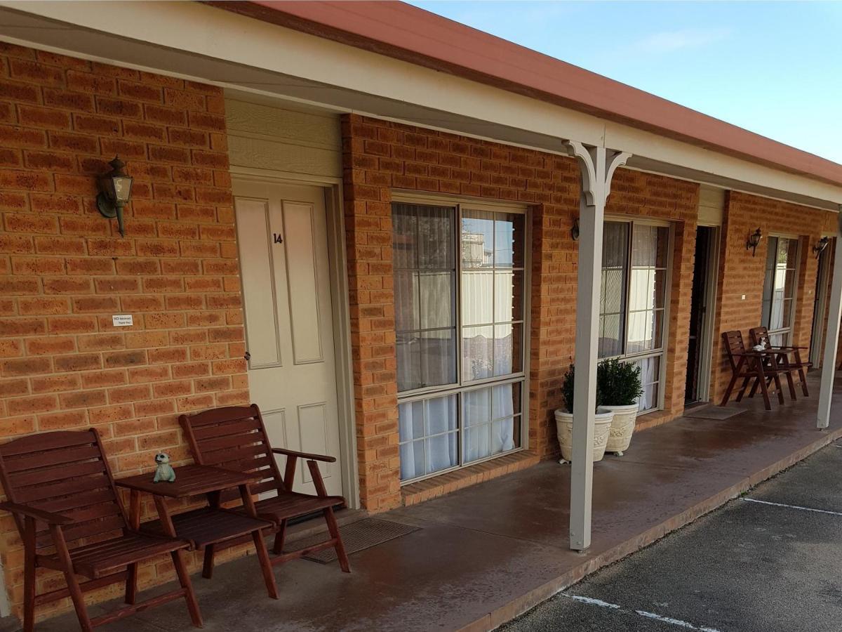 Colonial Motor Inn Bairnsdale Golden Chain Property エクステリア 写真