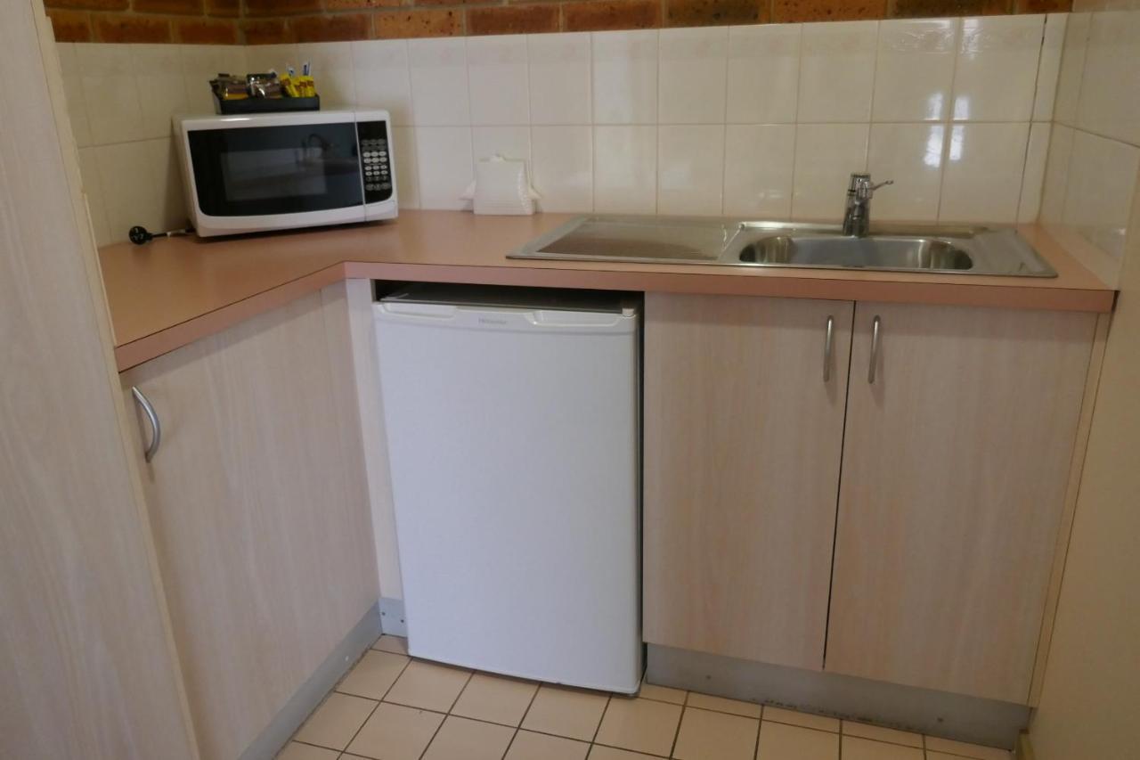 Colonial Motor Inn Bairnsdale Golden Chain Property エクステリア 写真