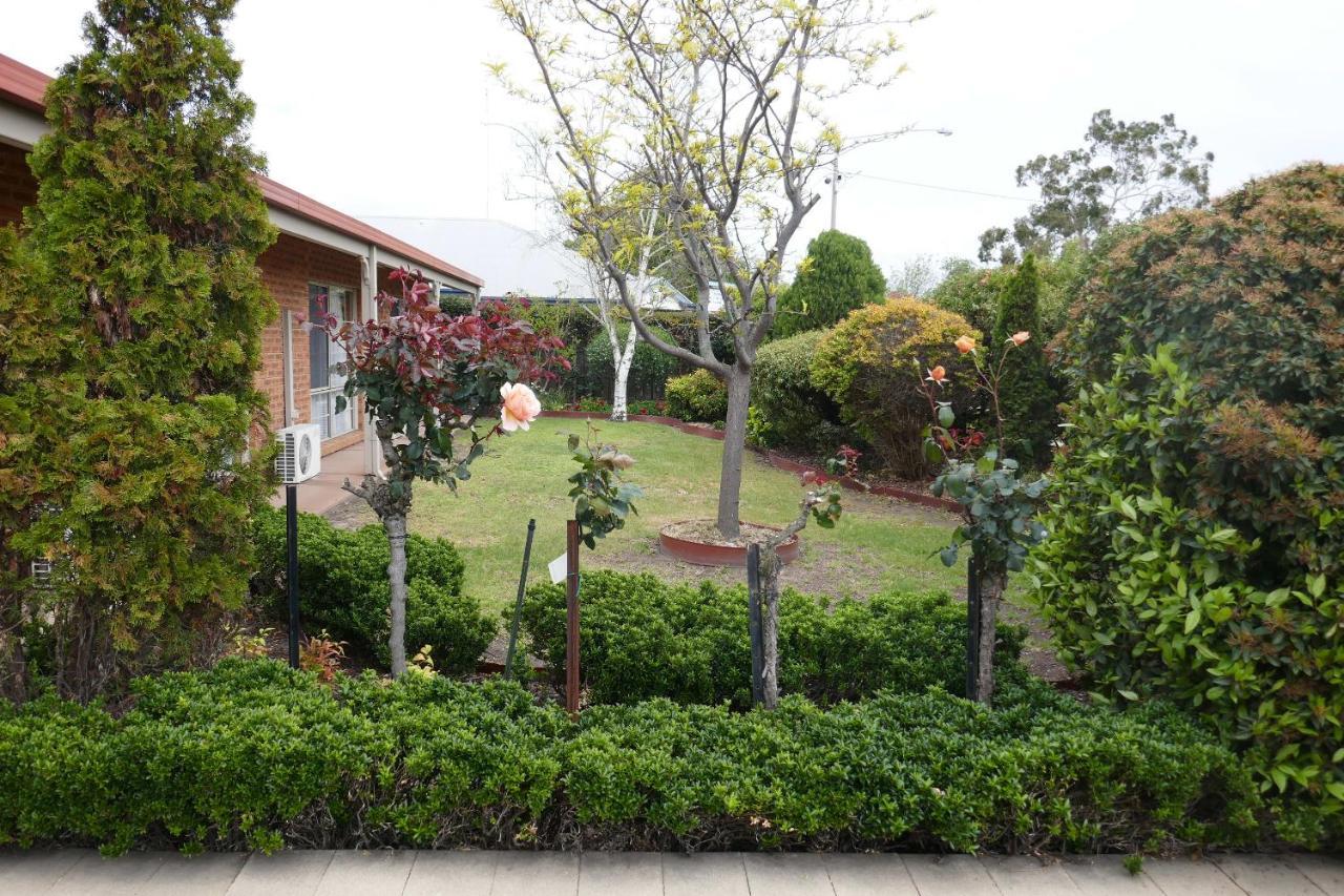 Colonial Motor Inn Bairnsdale Golden Chain Property エクステリア 写真