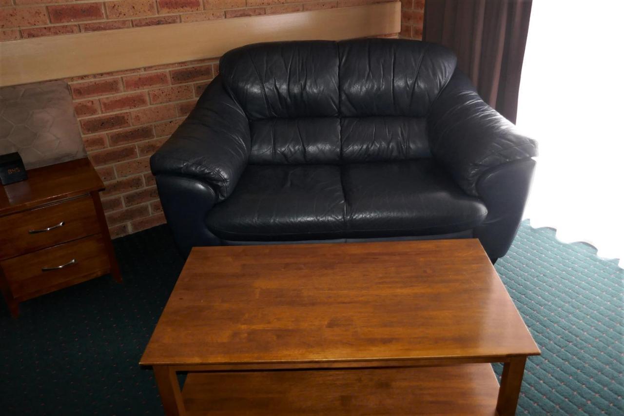 Colonial Motor Inn Bairnsdale Golden Chain Property エクステリア 写真